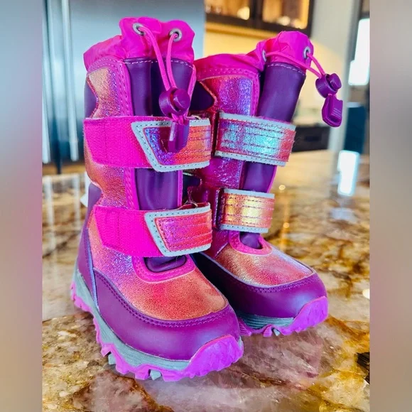 Toddler Girl’s Land’s End Snowboots - Picture 2 of 6